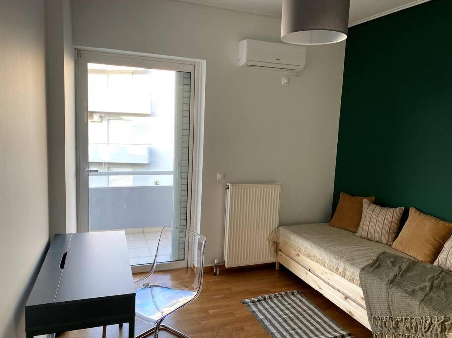 Spacious And Sunkissed 3Br & 2 Bathrooms Apartment Афины Экстерьер фото