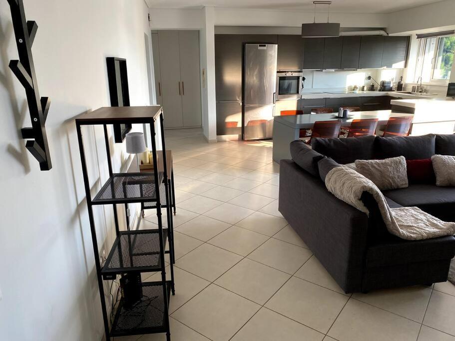 Spacious And Sunkissed 3Br & 2 Bathrooms Apartment Афины Экстерьер фото