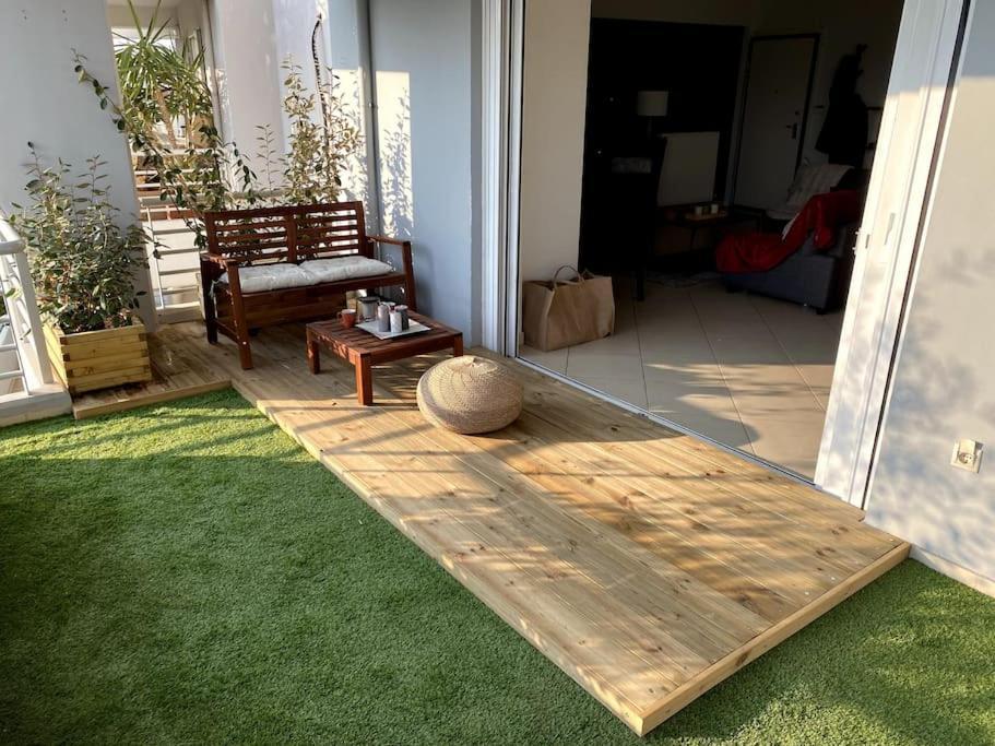 Spacious And Sunkissed 3Br & 2 Bathrooms Apartment Афины Экстерьер фото