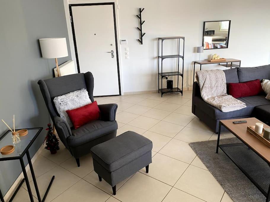 Spacious And Sunkissed 3Br & 2 Bathrooms Apartment Афины Экстерьер фото